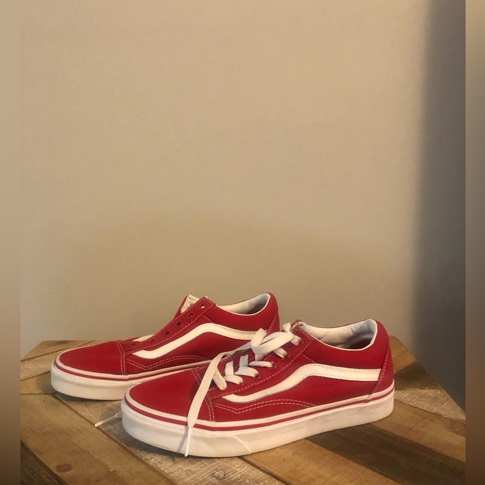 Vans sneakers for Women or men…red… Womens size 7…men size 5.5
